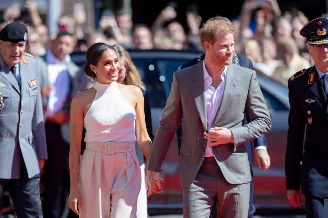 El principe Harry y Meghan Markle estan en el Reino Unido esta semana pero se dice que el personal real esta trabajando para protegerlos de otros parientes