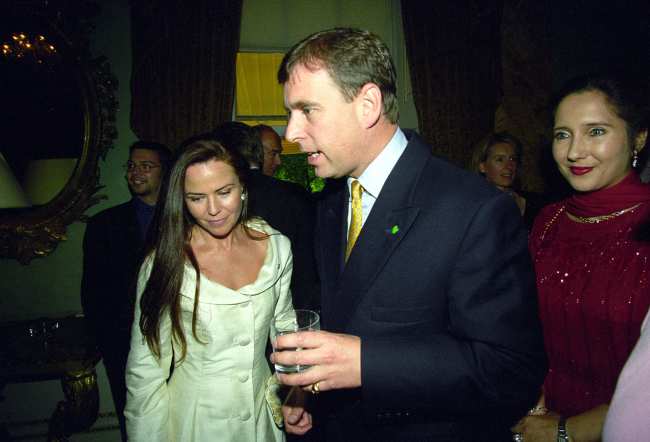 Koo Stark salio con el principe Andrew durante 18 meses a principios de la decada de 1980 antes de que su madre la reina Isabel pusiera fin a la relacion