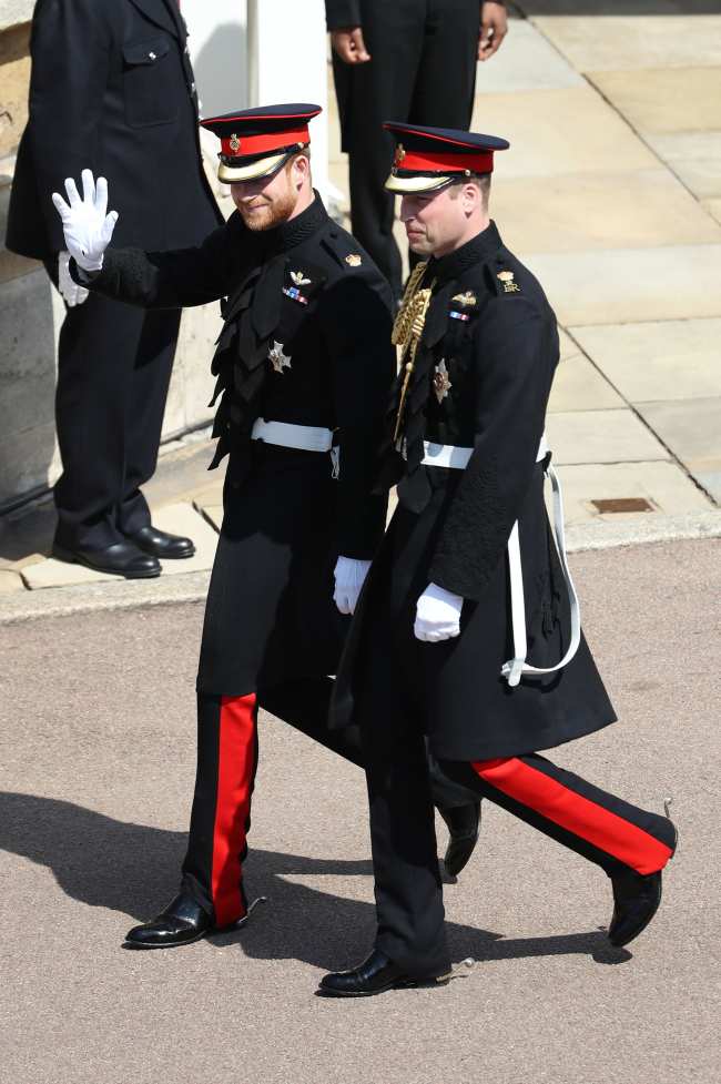 El principe Harry estara triste si no puede usar su uniforme militar en el funeral de la reina Isabel II segun le dijeron las fuentes a Page Six