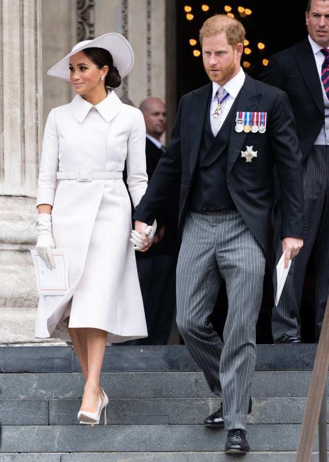 Harry uso sus medallas cuando se le unio su esposa Meghan Markle en junio durante el Jubileo de Platino de la Reina