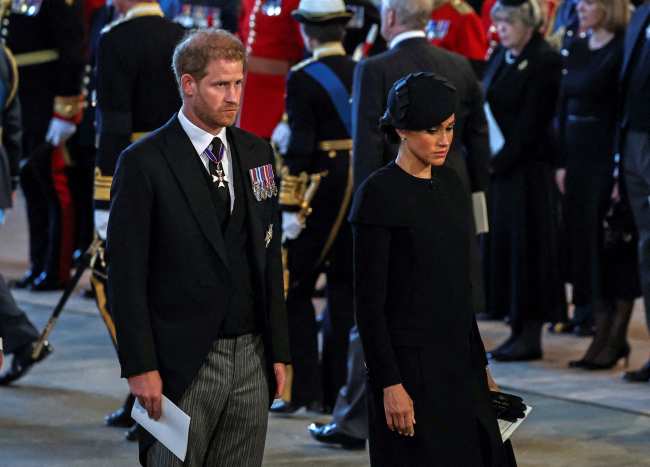 Harry y Meghan Markle se reunieron con el Principe William y Kate Middleton mientras lloraban a la Reina Isabel II esta semana