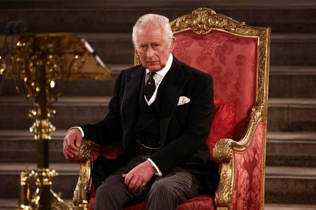 A los 73 anos Charles es la persona de mayor edad en asumir el trono britanico