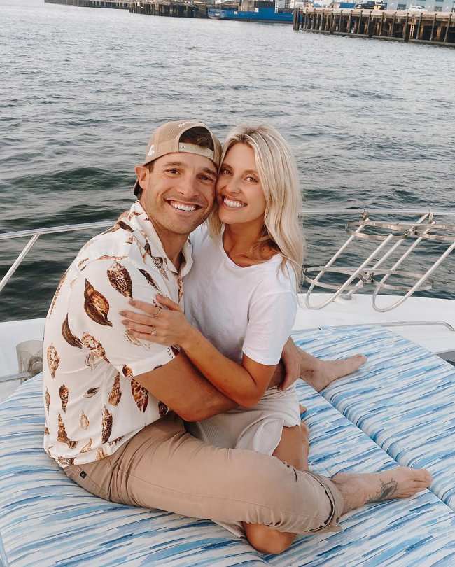 Garrett Yrigoyen le propuso matrimonio a Alex Farrar durante un romantico paseo en bote en San Diego California
