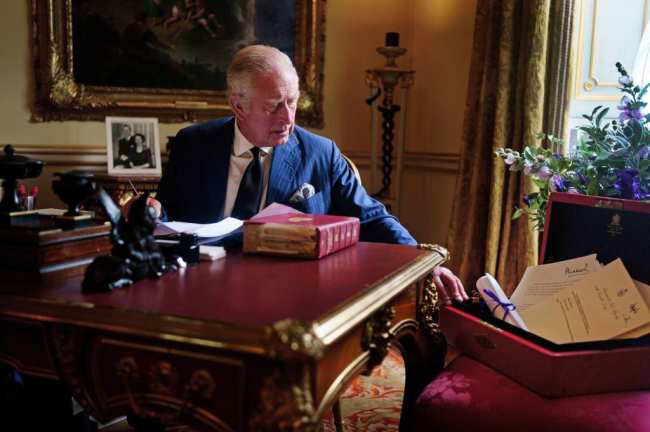 El Palacio de Buckingham publica nuevas imagenes del rey