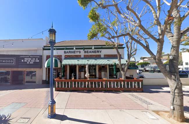              Barneys Beanery en Los Angeles era el lugar favorito para beber de Felton            