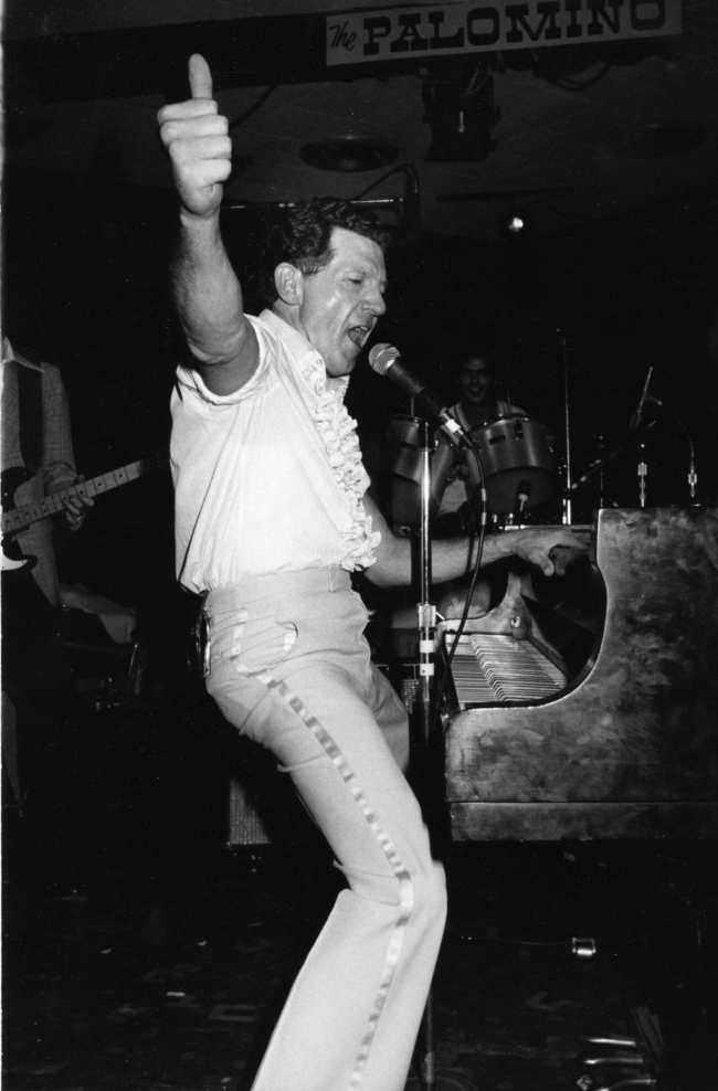 Jerry Lee Lewis se presenta en el Palomino Club en la ciudad de Nueva York el 20 de marzo de 1981