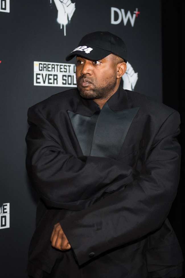              Kanye West recientemente contrato a un nuevo abogado en medio de su divorcio de Kim Kardashian             