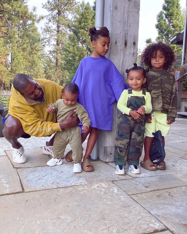             El rapero comparte hijas North y Chicago e hijos Saint y Psalm con su ex esposa Kim Kardashian           