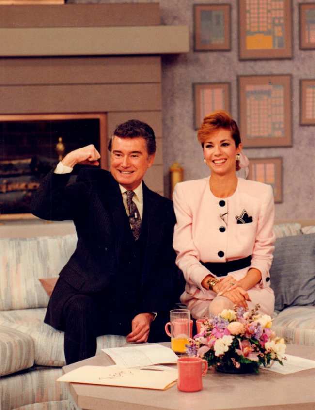 Regis Philbin y Kathie Lee Gifford en el set en 1988