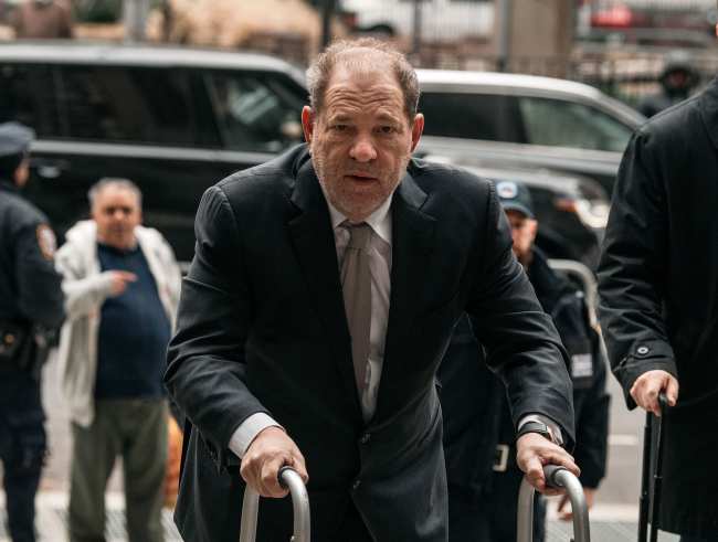              Weinstein recibio una sentencia de 23 anos por violacion y abuso sexual            