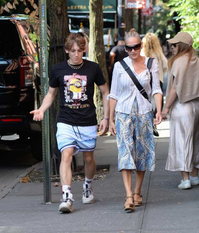 EXCLUSIVO Sarah Jessica Parker es vista con su hijo en la ciudad de Nueva York