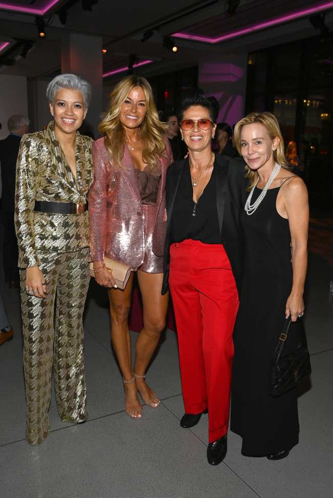              Brito poso con otra alumna de Housewife Kelly Bensimon en la gala benefica            