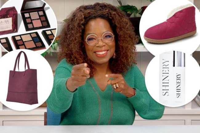 Oprah con un sueter verde y apuntando a la camara rodeada de inserciones de productos de su guia de regalos pantuflas y maquillaje