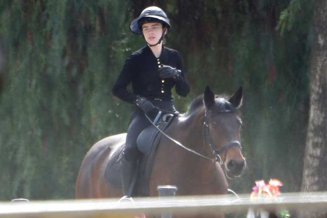 Billie Eilish a caballo