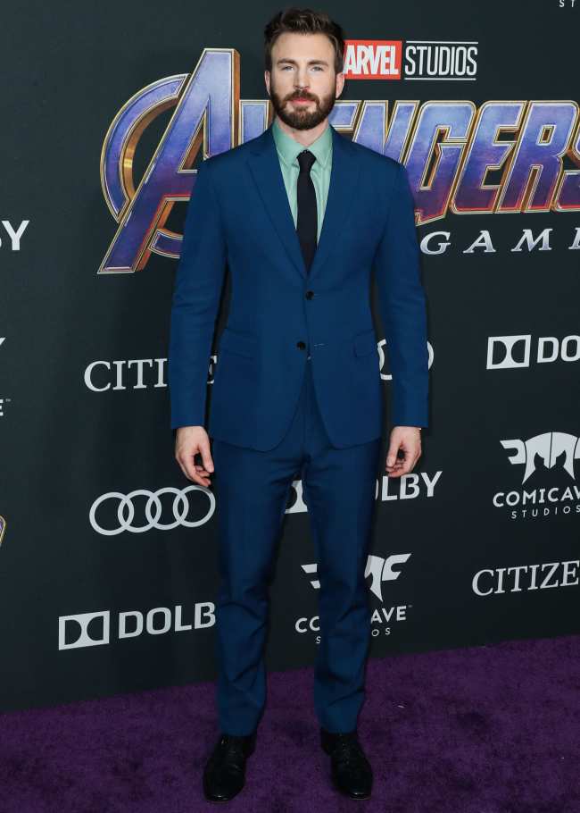              Chris Evans aparece en el estreno de Avengers Endgame la ultima vez que interpreto al Capitan America            