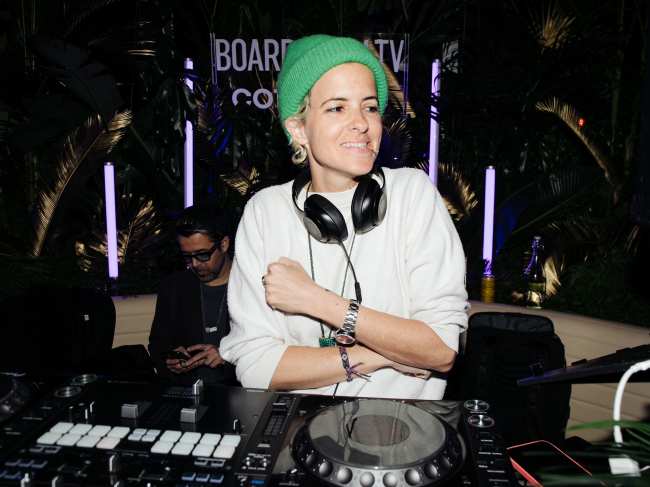              Samantha Ronson fue la DJ            