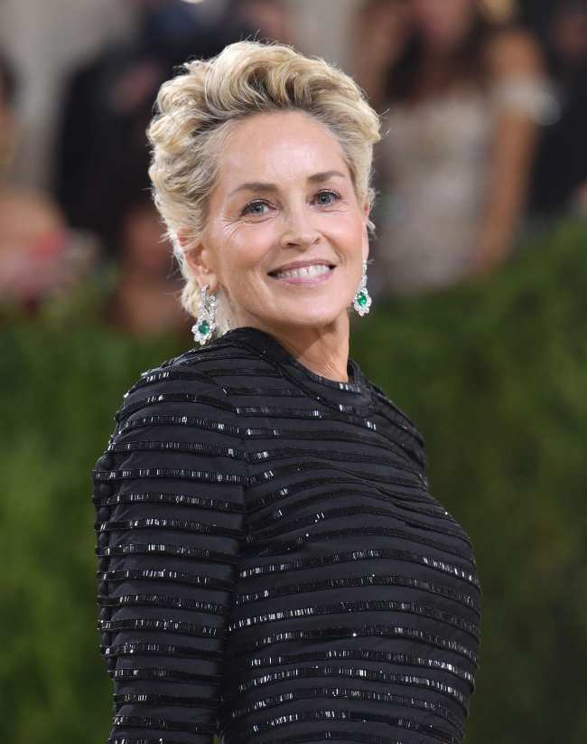              El famoso facialista ayudo a preparar a Sharon Stone para su primera Met Gala            