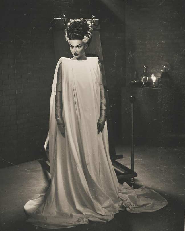              Kylie Jenner se vistio por primera vez como la novia de Frankenstein para una dramatica sesion de fotos en blanco y negro             