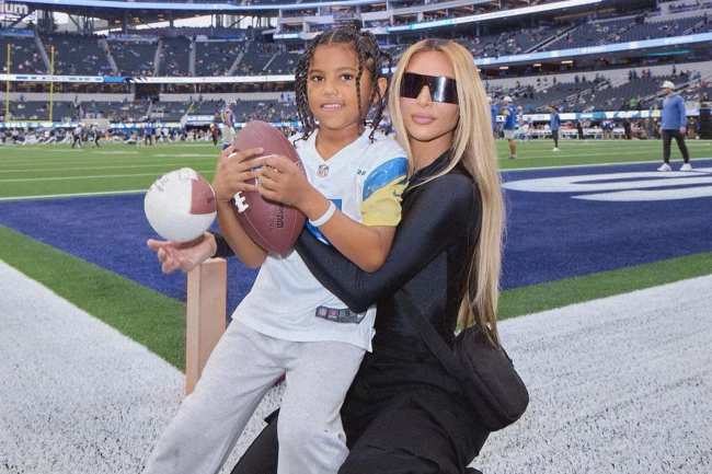 Kim Kardashian y su hijo Saint