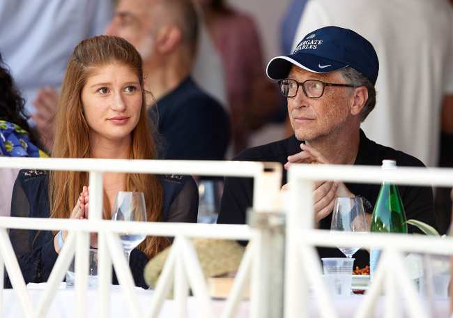              La hija mayor de Bill Gates revelo la noticia de su embarazo en noviembre            