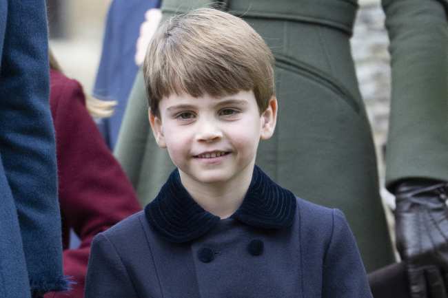 El Principe Luis de Gales asiste al servicio del dia de Navidad en la Iglesia de Santa Maria Magdalena el 25 de diciembre de 2022 en Sandringham Norfolk