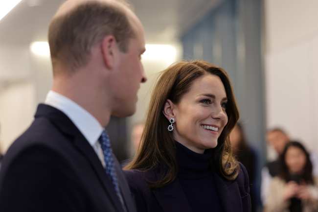              El Principe y la Princesa de Gales William y Kate llegaron hoy a Boston para una visita de tres dias que incluye la ceremonia del Premio Earthshot del viernes            