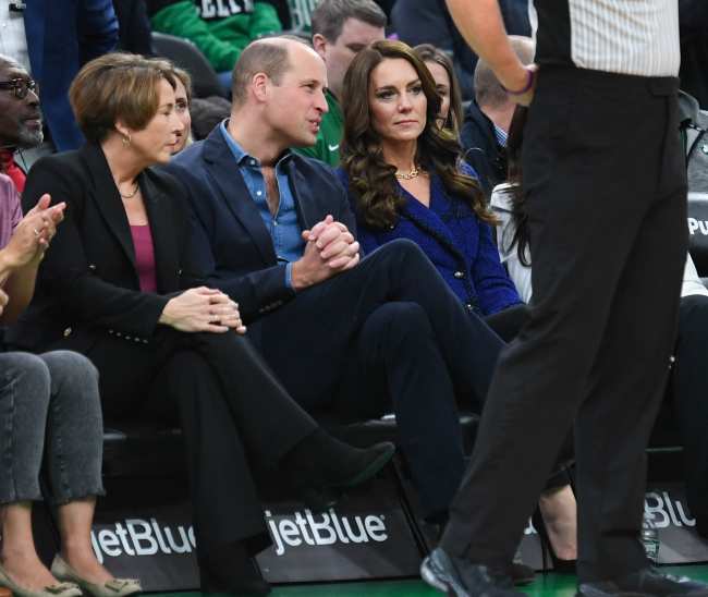              El principe William y Kate Middleton asistieron a un partido de baloncesto entre Boston Celtics y Miami Heat el miercoles por la noche            