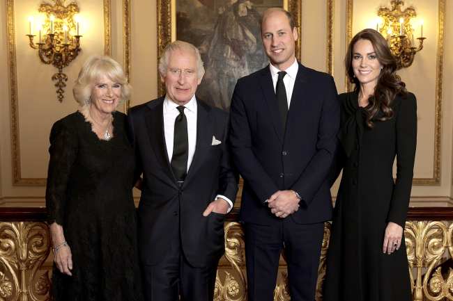              Fuentes cercanas al rey Carlos III la reina consorte Camilla el principe William y Kate Middleton dicen que no se les pidio comentarios            