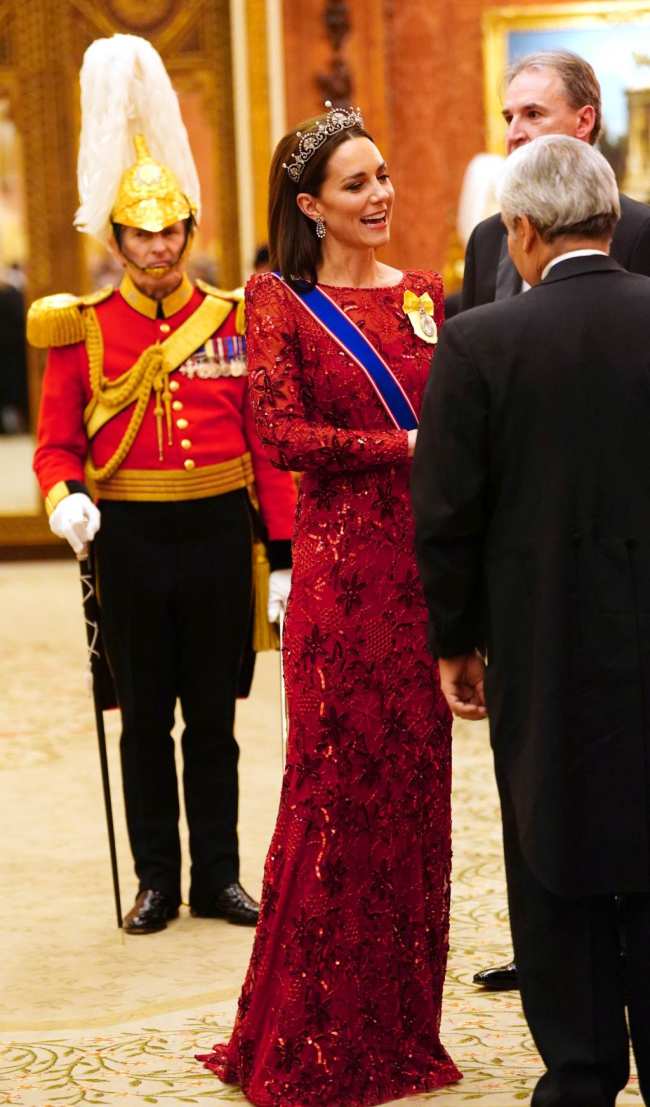 El rey Carlos III y Camila la reina consorte organizan una recepcion para los miembros del cuerpo diplomatico