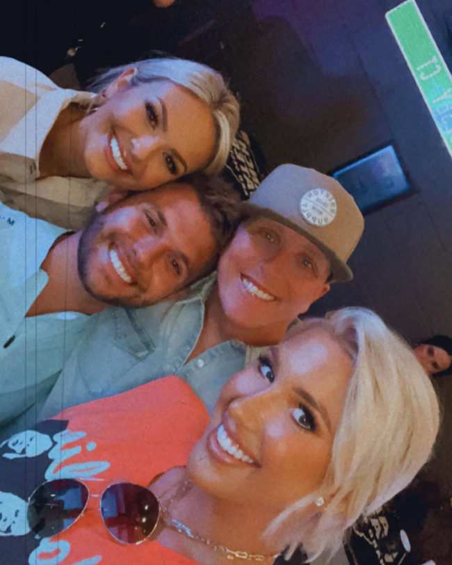              Savannah Chrisley y Medders tambien detallaron su relacion a lo largo de los anos            