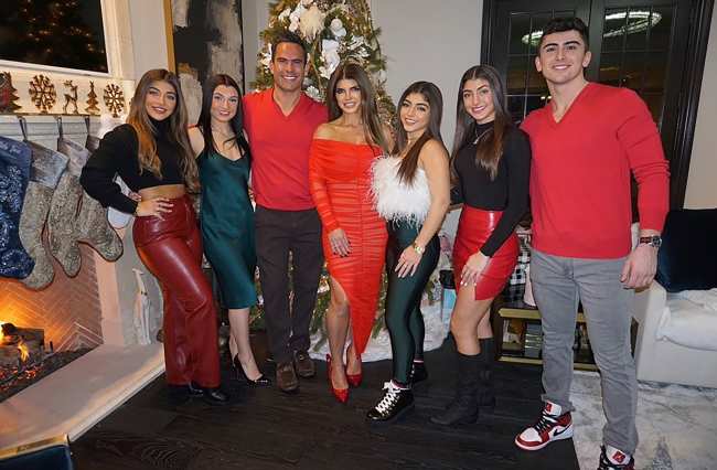 Teresa Giudice Luis Ruelas y sus hijos en Navidad