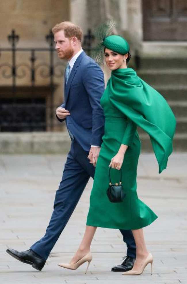 Markle estaba cautivadora con un vestido verde brillante de Emilia Wickstead para el Dia de la Commonwealth 2020