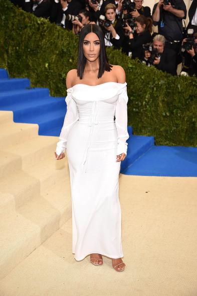 Kim Kardashian ha lucido disenos de Vivienne Westwood en varias alfombras rojas a lo largo de los anos