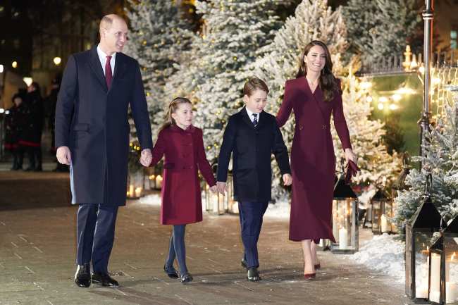              El concierto de villancicos de la princesa Kate la semana pasada mostro a la familia real unida a excepcion del principe Harry y Meghan Markle            