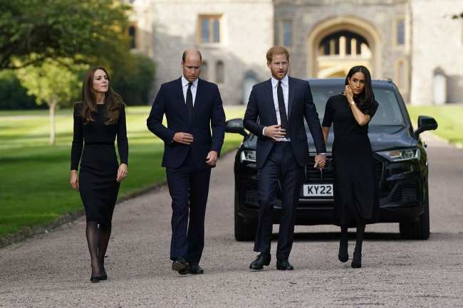              Kate y William y el duque y la duquesa de Sussex se reunieron brevemente despues de la muerte de la reina Isabel            