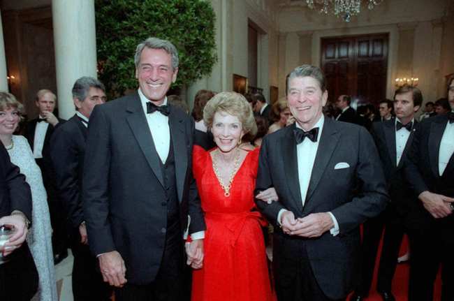              Hudson era viejo amigo del presidente Reagan y su esposa Nancy desde sus dias en Hollywood            