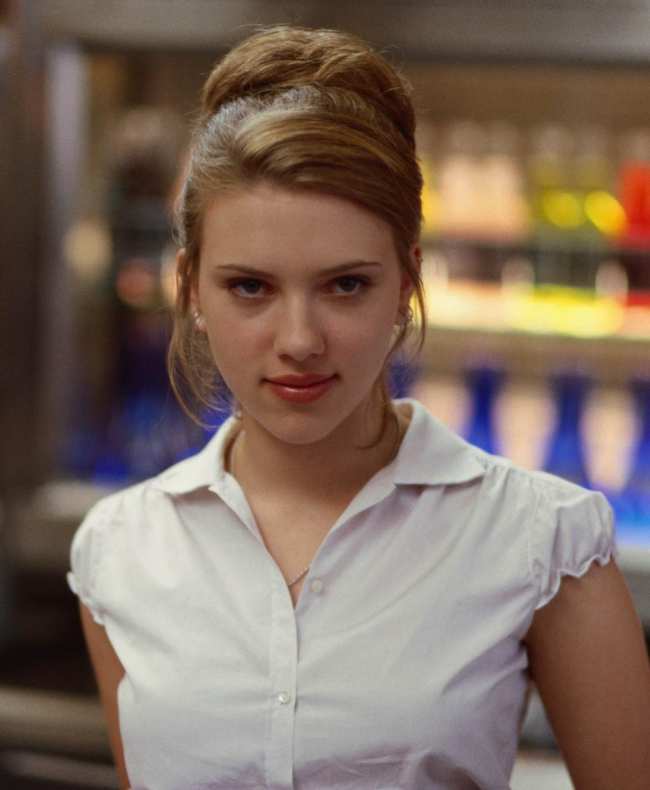 MUNDO FANTASMA Scarlett Johansson 2001