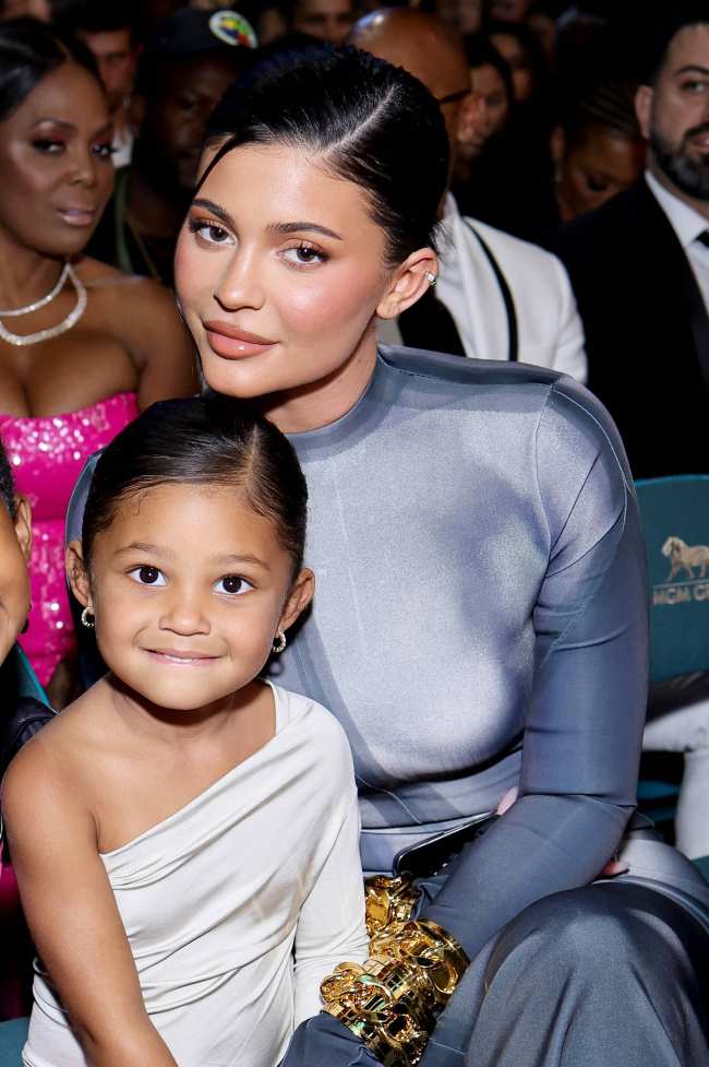              Jenner es muy abierta con su hija en las redes sociales             