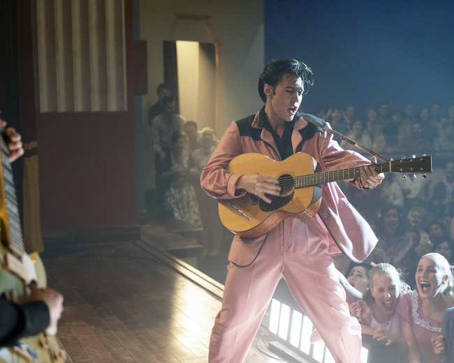              La estrella de Elvis gano un Globo de Oro por su papel            