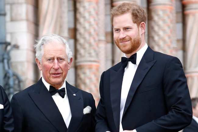              El principe Harry se nego a comprometerse a asistir a la coronacion del rey Carlos III            