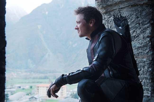              El actor es mejor conocido por su papel de Hawkeye en Marvel Cinematic Universe            