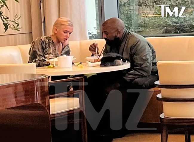 Kanye West y una misteriosa rubia cenando juntos