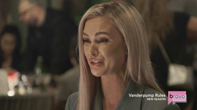              Lala Kent llora por las acusaciones contra Randall Emmett en el trailer de la temporada 10 Reglas de Vanderpump            