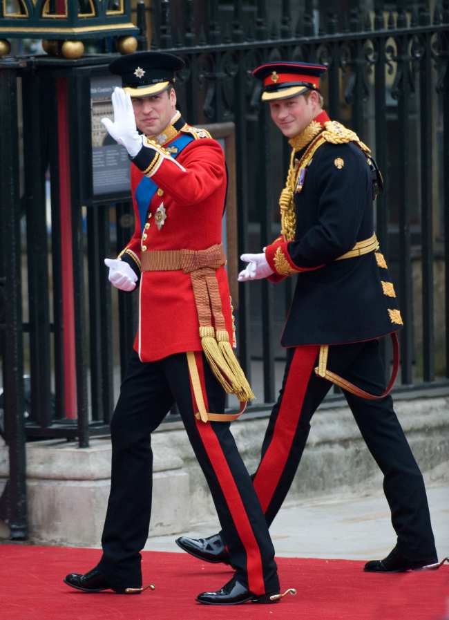              El principe Harry reflexiono sobre la boda del principe William con Kate Middleton y penso que su hermano se habia ido para siempre            