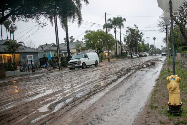              Santa Barbara California ha estado experimentando inundaciones en medio de fuertes lluvias            