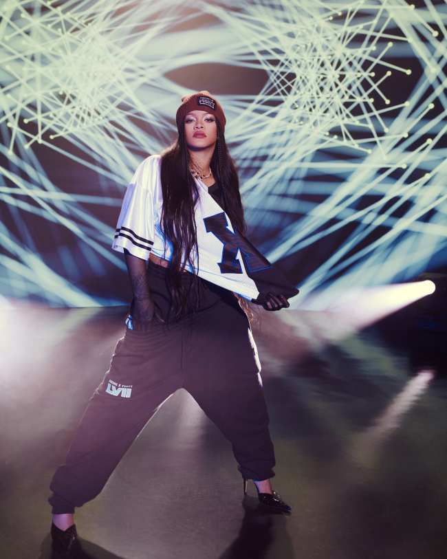              Rihanna se esta preparando para el Super Bowl con ropa de Savage X Fenty            