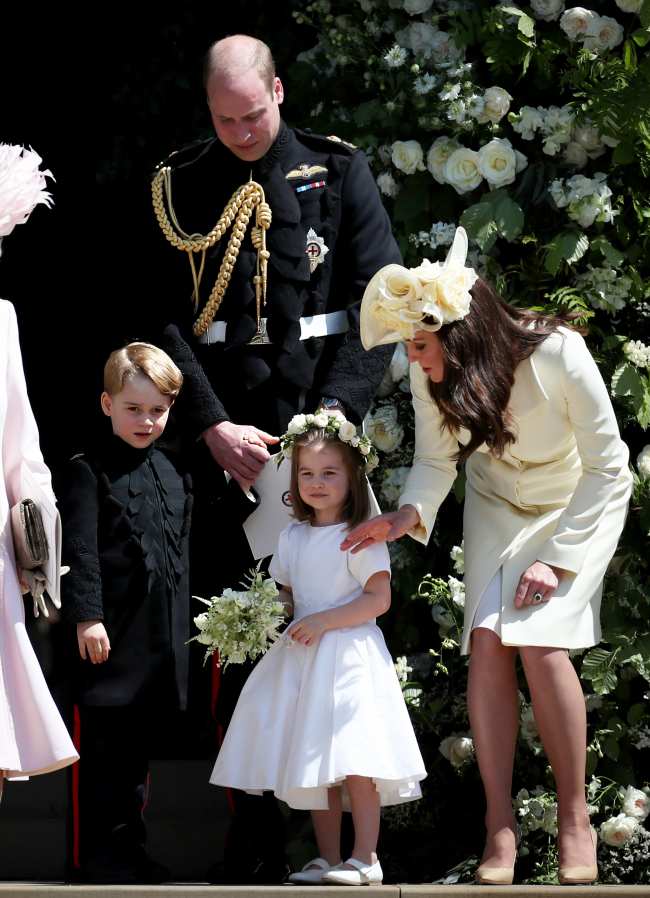              La princesa Charlotte se unio a su hermano el principe George en la fiesta de bodas             
