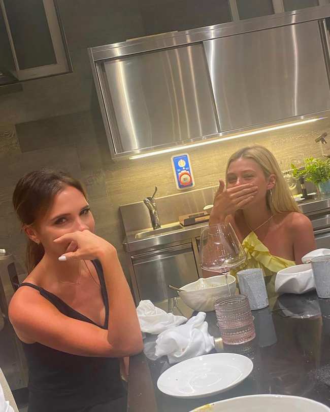 Victoria Beckham compartio una rara foto de su nuera Nicola Peltz