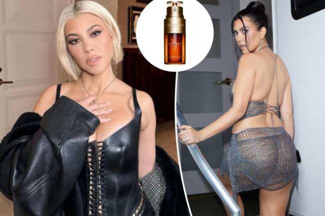 Dos fotos de Kourtney Kardashian una con un corse de cuero y la otra con un conjunto de falda de malla con un recuadro de una botella de Clarins Double Serum
