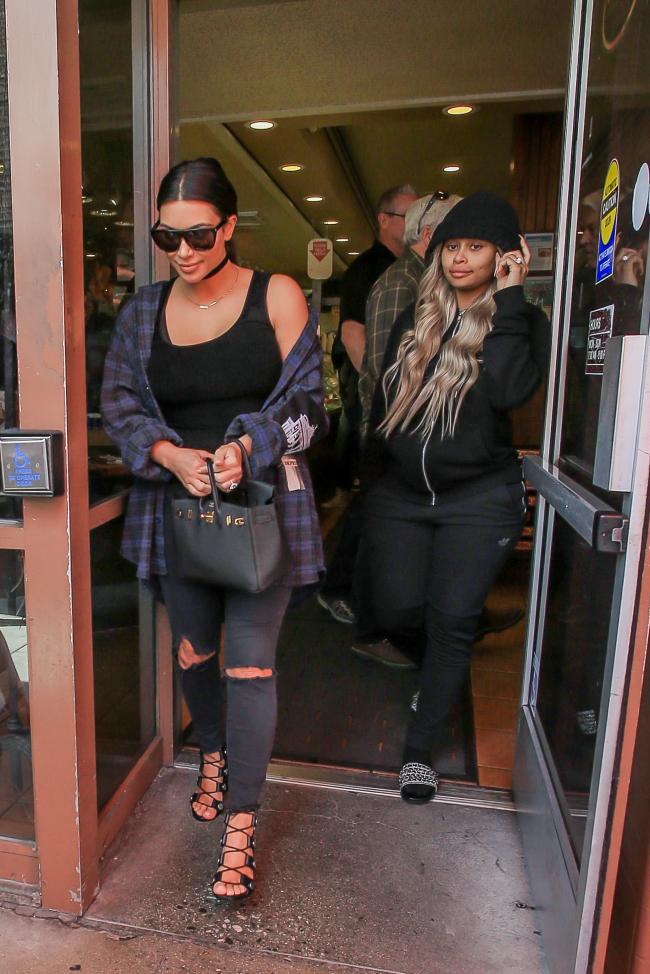Blac Chyna uso la camiseta casi un ano despues de perder su juicio por difamacion contra Kardashian